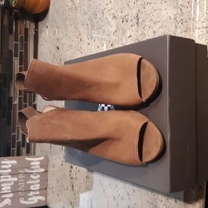 Vince Camuto Edora Women's Peep Toe Sandals in Smoke Taupe/Silk Goat